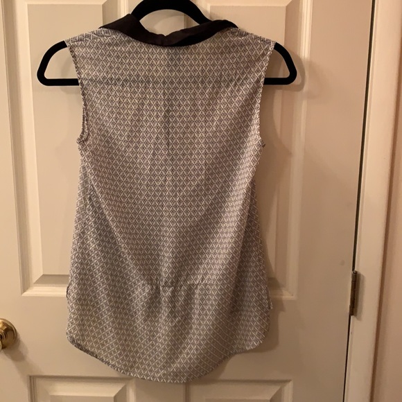 Cute Medium Designer H&M Blouse - Picture 6 of 7